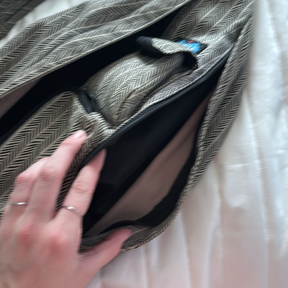 Cross Body Kavu Bag - Picture 4 of 5